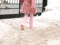 Feet - Mila - 2005-08-07 Pretty barefoot secretary