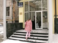 Feet - Mila - 2005-08-07 Pretty barefoot secretary