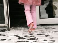 Feet - Mila - 2005-08-07 Pretty barefoot secretary