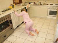 Feet - Mila - 2005-08-07 Pretty barefoot secretary