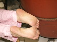 Feet - Mila - 2005-08-07 Pretty barefoot secretary