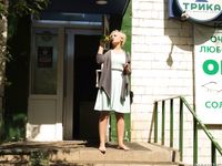 Feet - Milana - 2016-05-27 Barefoot shopping day