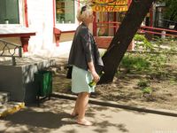 Feet - Milana - 2016-05-27 Barefoot shopping day