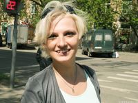 Feet - Milana - 2016-05-27 Barefoot shopping day