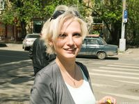 Feet - Milana - 2016-05-27 Barefoot shopping day