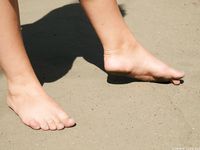 Feet - Milana - 2016-05-27 Barefoot shopping day