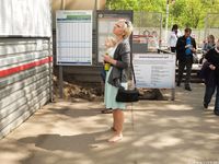 Feet - Milana - 2016-05-27 Barefoot shopping day