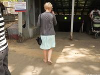 Feet - Milana - 2016-05-27 Barefoot shopping day