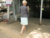 Feet - Milana - 2016-05-27 Barefoot shopping day