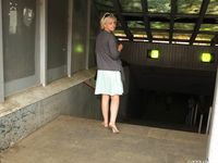 Feet - Milana - 2016-05-27 Barefoot shopping day