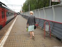 Feet - Milana - 2016-05-27 Barefoot shopping day