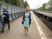 Feet - Milana - 2016-05-27 Barefoot shopping day