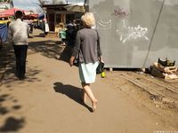 Feet - Milana - 2016-05-27 Barefoot shopping day