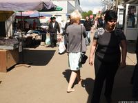 Feet - Milana - 2016-05-27 Barefoot shopping day