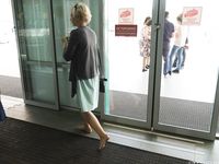 Feet - Milana - 2016-05-27 Barefoot shopping day