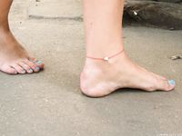 Feet - Milana - 2016-05-27 Barefoot shopping day