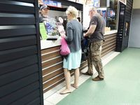 Feet - Milana - 2016-05-27 Barefoot shopping day