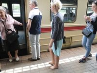 Feet - Milana - 2016-05-27 Barefoot shopping day