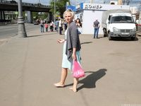 Feet - Milana - 2016-05-27 Barefoot shopping day