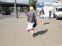 Feet - Milana - 2016-05-27 Barefoot shopping day