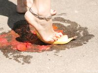 Feet - Nadya - 2006-09-20 Barefoot auto-lady