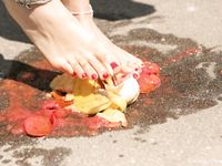 Feet - Nadya - 2006-09-20 Barefoot auto-lady