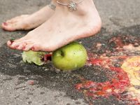 Feet - Nadya - 2006-09-20 Barefoot auto-lady