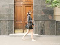 Feet - Nadya - 2007-01-20 Office barefoot lady