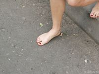 Feet - Nadya - 2007-01-20 Office barefoot lady