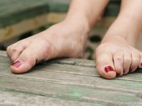 Feet - Nadya - 2007-01-20 Office barefoot lady