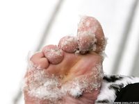 Feet - Nastya C - 2012-05-23 Frozen feet in public