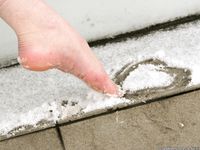 Feet - Nastya C - 2012-05-23 Frozen feet in public