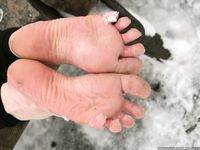 Feet - Nastya C - 2012-05-23 Frozen feet in public