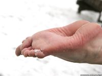 Feet - Nastya C - 2012-05-23 Frozen feet in public