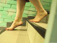 Feet - Nastya C - 2015-08-09 Afternoon city walk