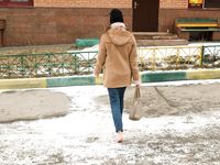 Feet - Nastya D - 2017-01-21 Cheerful barefoot girl