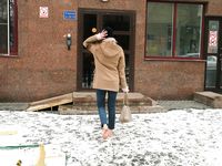 Feet - Nastya D - 2017-01-21 Cheerful barefoot girl