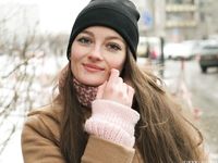 Feet - Nastya D - 2017-01-21 Cheerful barefoot girl