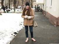 Feet - Nastya D - 2017-01-21 Cheerful barefoot girl