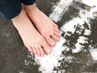 Feet - Nastya D - 2017-01-21 Cheerful barefoot girl