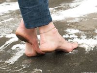 Feet - Nastya D - 2017-01-21 Cheerful barefoot girl