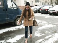 Feet - Nastya D - 2017-01-21 Cheerful barefoot girl