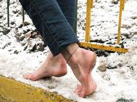 Feet - Nastya D - 2017-01-21 Cheerful barefoot girl