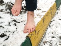 Feet - Nastya D - 2017-01-21 Cheerful barefoot girl