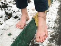 Feet - Nastya D - 2017-01-21 Cheerful barefoot girl