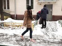 Feet - Nastya D - 2017-01-21 Cheerful barefoot girl