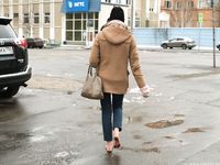 Feet - Nastya D - 2017-01-21 Cheerful barefoot girl