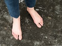 Feet - Nastya D - 2017-01-21 Cheerful barefoot girl