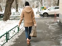 Feet - Nastya D - 2017-01-21 Cheerful barefoot girl