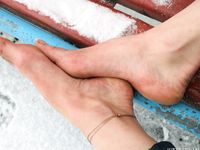 Feet - Nastya D - 2017-01-21 Cheerful barefoot girl